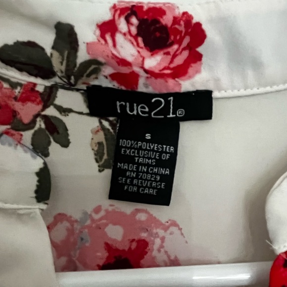 Blouse - Picture 2 of 3